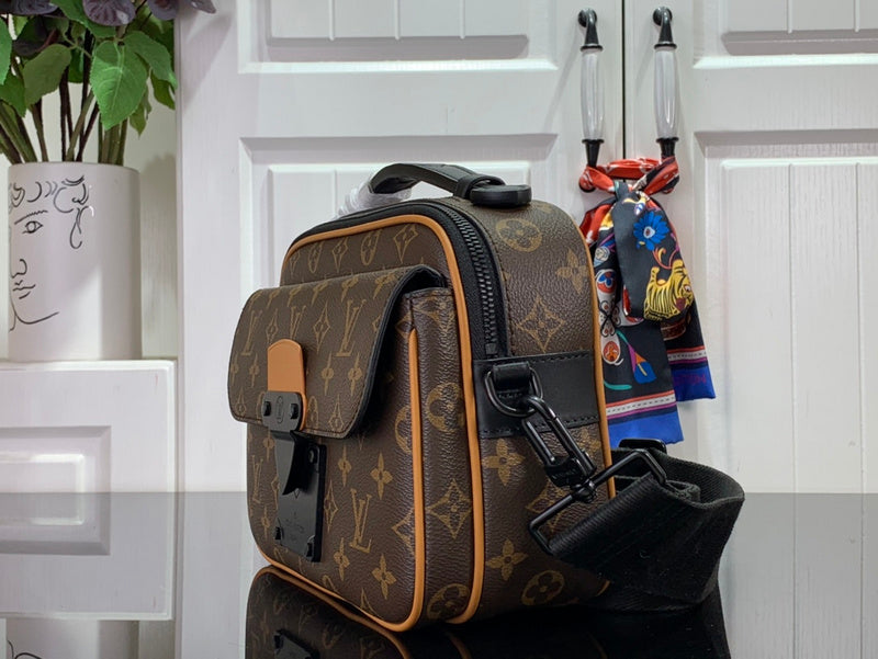 Alice bags - Louis Vuittons  - 15206