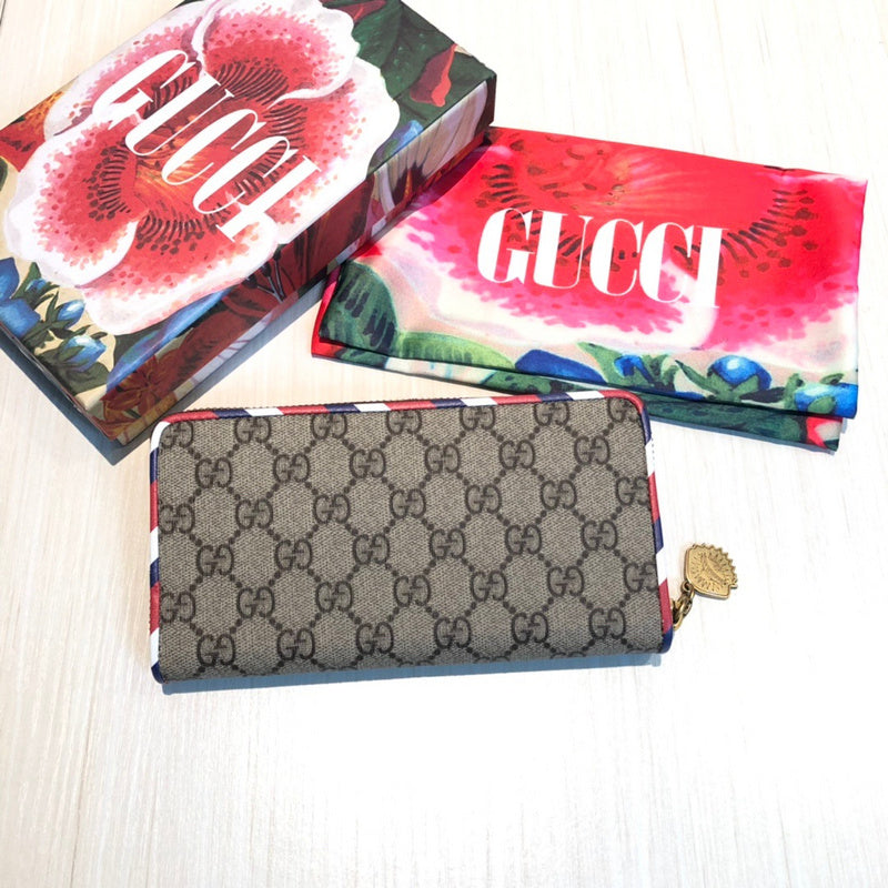 Gucci   Luxury Bags  890