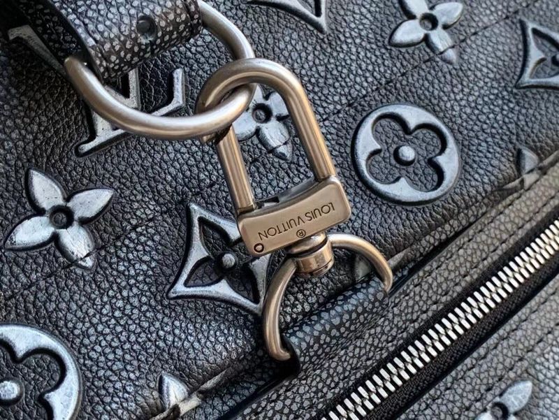 Alice Bags- Louis Vuittons  - 15921