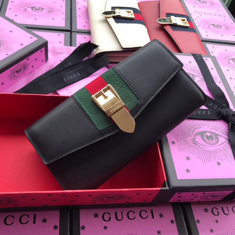 Gucci   Luxury Bags  885