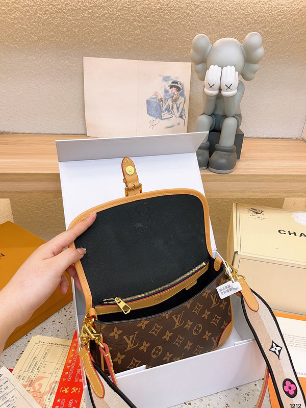 Alice bags - Louis Vuittons  - 14980