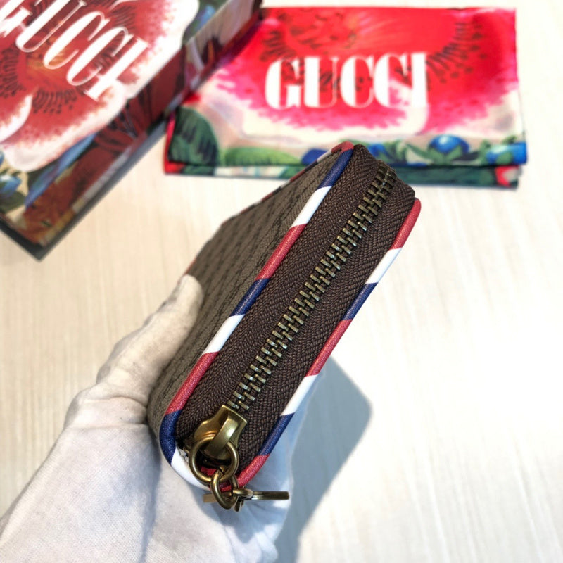 Gucci   Luxury Bags  890