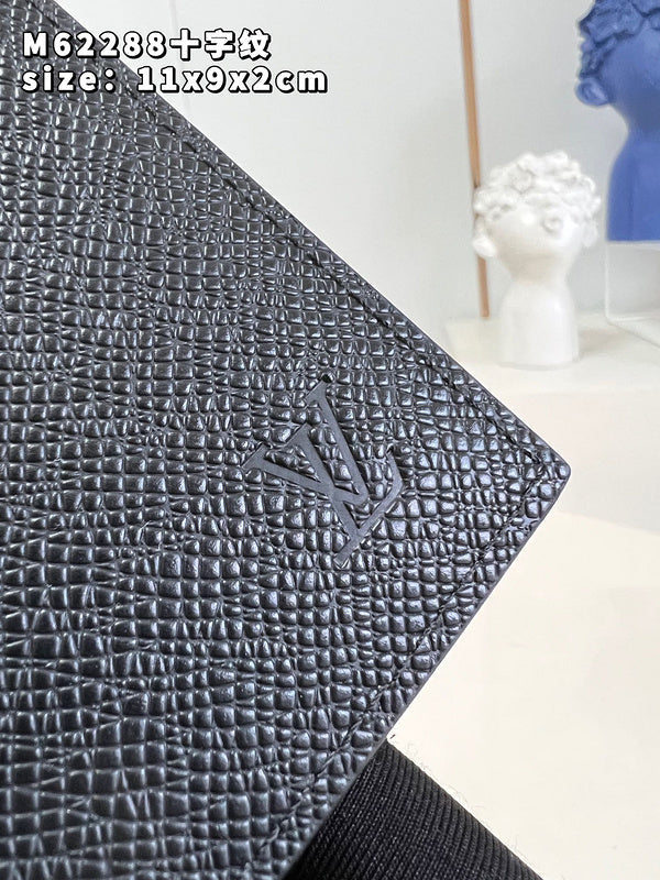Alice Bags- Louis Vuittons  - 16084