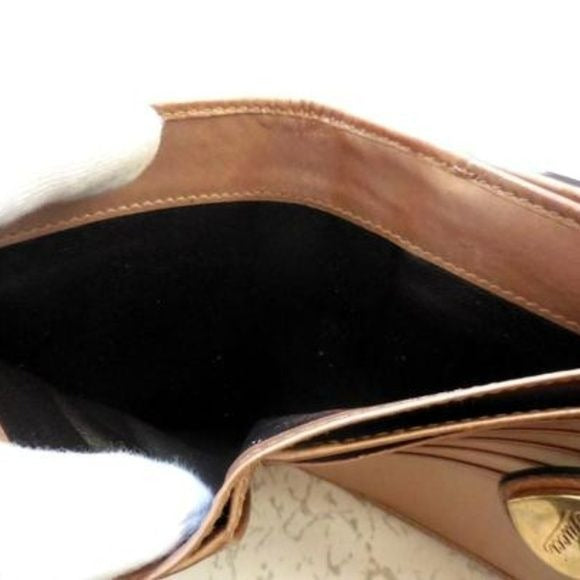 Gucci Camel Embossed Gold Heart Shaped Accent