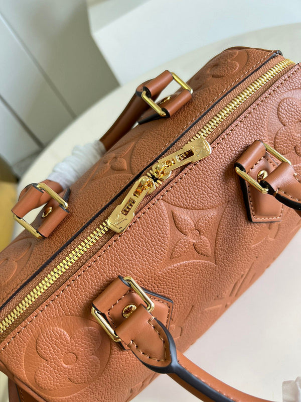 Alice Bags- Louis Vuittons  - 16307