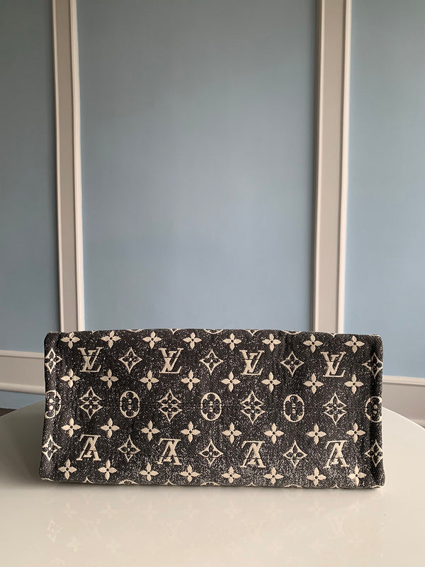 Alice Bags- Louis Vuittons  - 16099