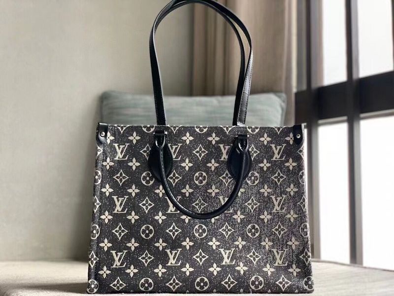 Alice Bags- Louis Vuittons  - 16022
