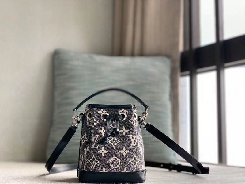 Alice Bags- Louis Vuittons  - 16027