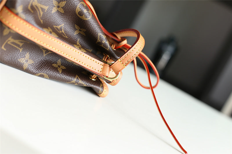 Alice bags - Louis Vuittons  - 9390