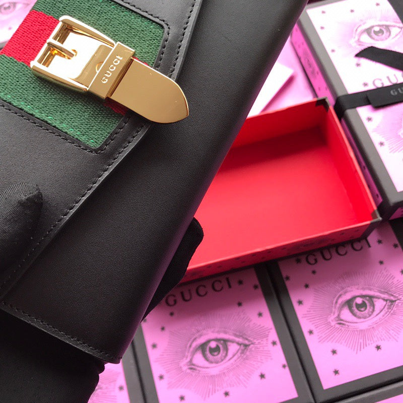 Gucci   Luxury Bags  885