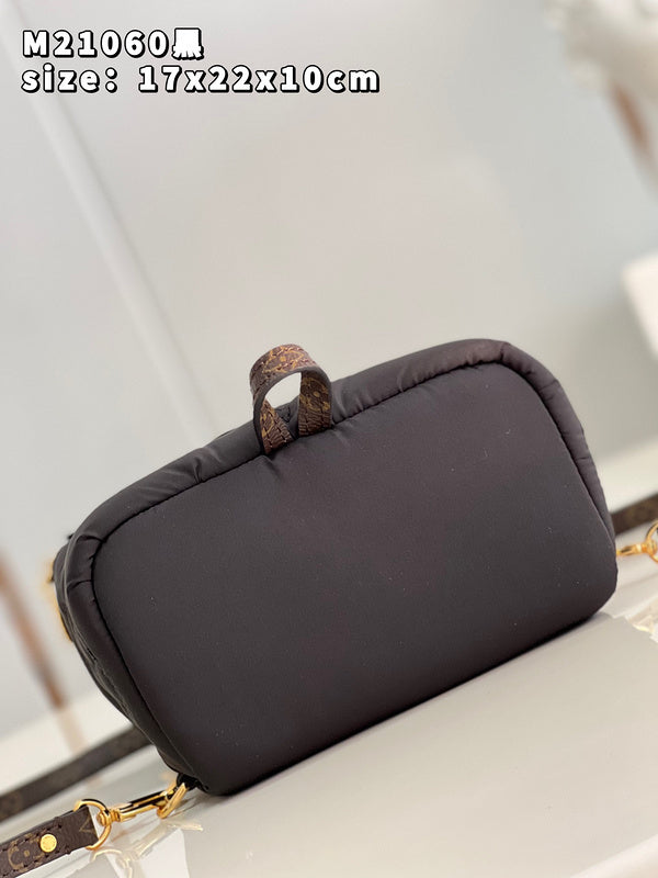 Alice Bags- Louis Vuittons  - 16080