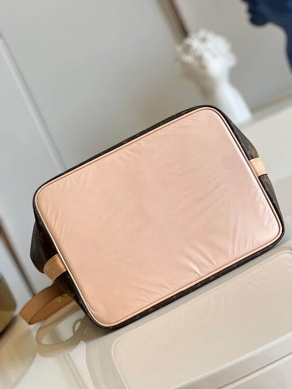 Alice Bags- Louis Vuittons  - 16203