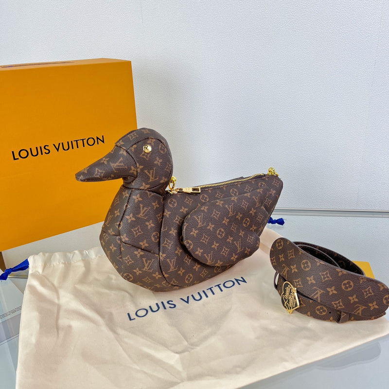 Alice Bags- Louis Vuittons  - 16602
