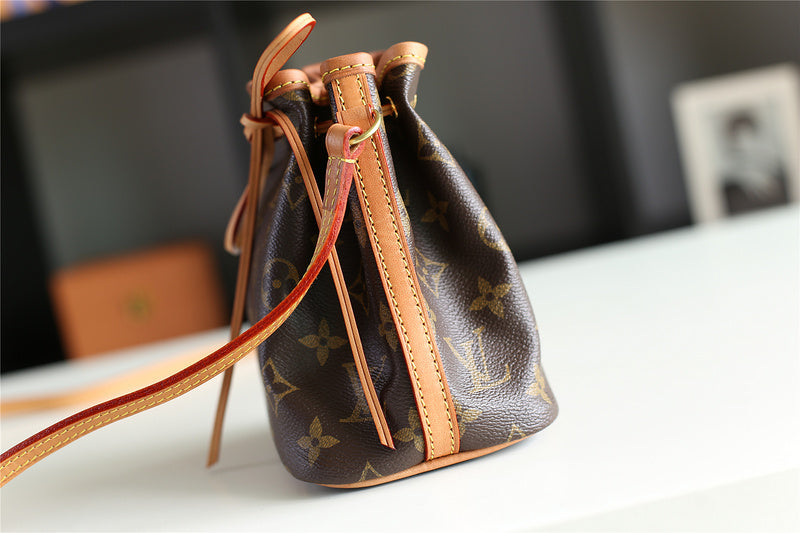Alice bags - Louis Vuittons  - 9390