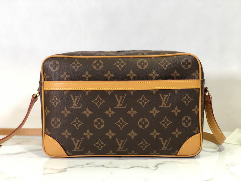 Alice Bags- Louis Vuittons  - 16035
