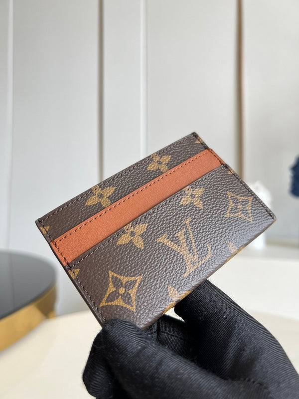 Alice Bags- Louis Vuittons  - 16269