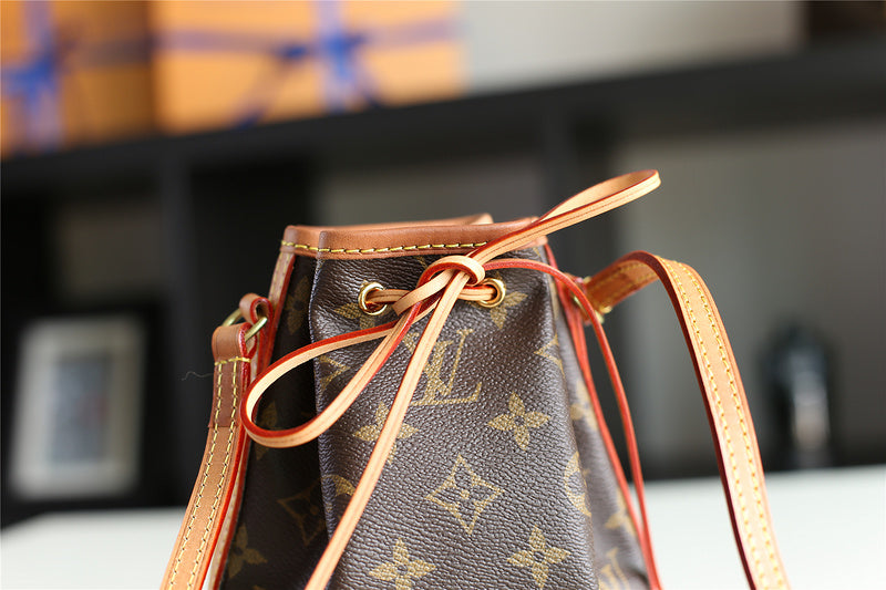 Alice bags - Louis Vuittons  - 9390