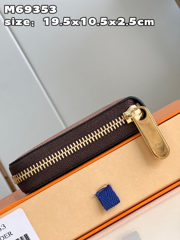 Alice  Bags- Louis Vuittons  - 15900