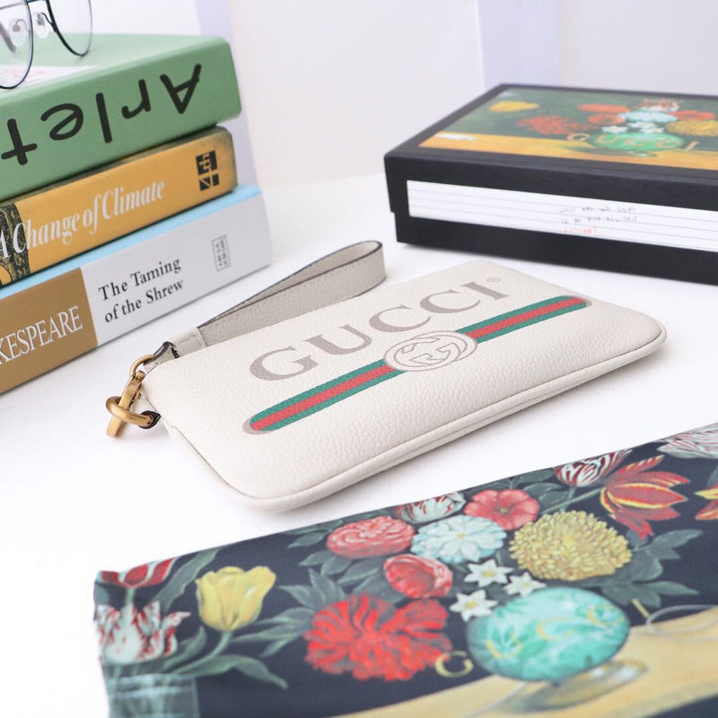 Gucci   Luxury Bags  869