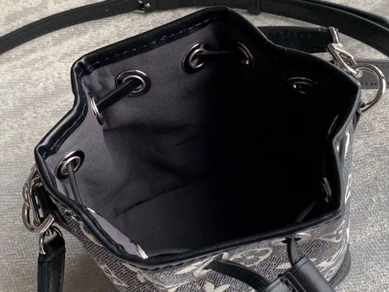 Alice Bags- Louis Vuittons  - 16027