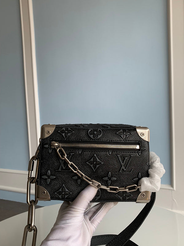 Alice Bags- Louis Vuittons  - 16097