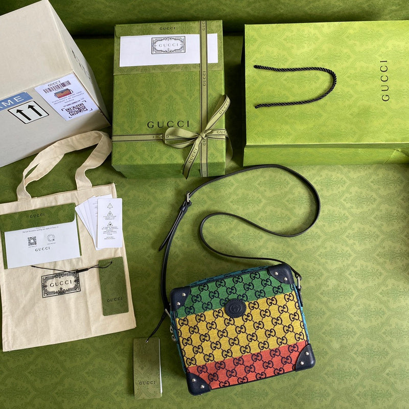Gucci   Luxury Bags  1059