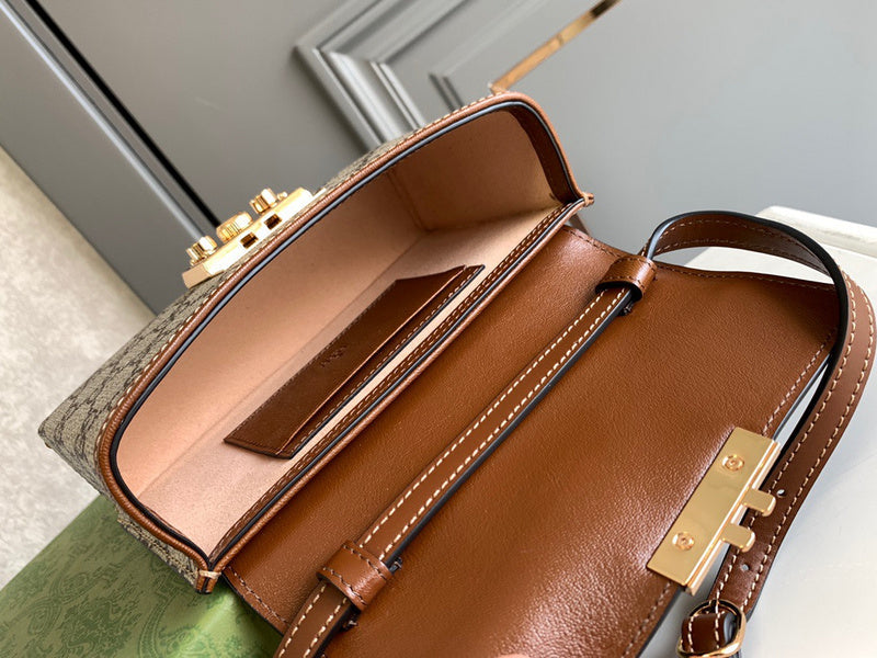 Gucci   Luxury Bags  971