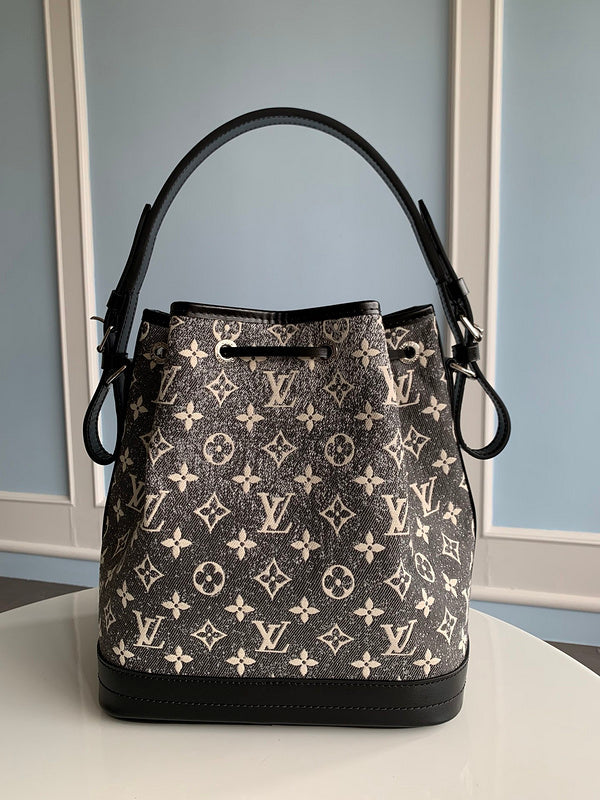 Alice Bags- Louis Vuittons  - 16100
