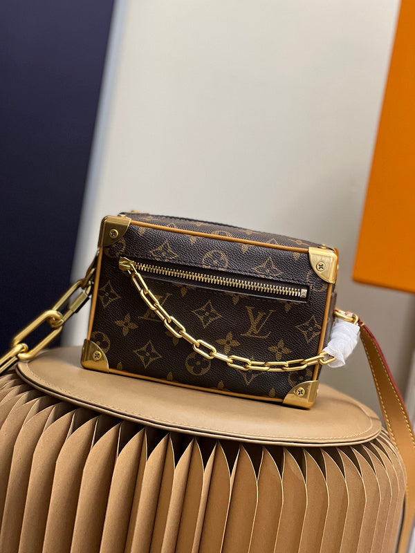 Alice Bags- Louis Vuittons  - 16137