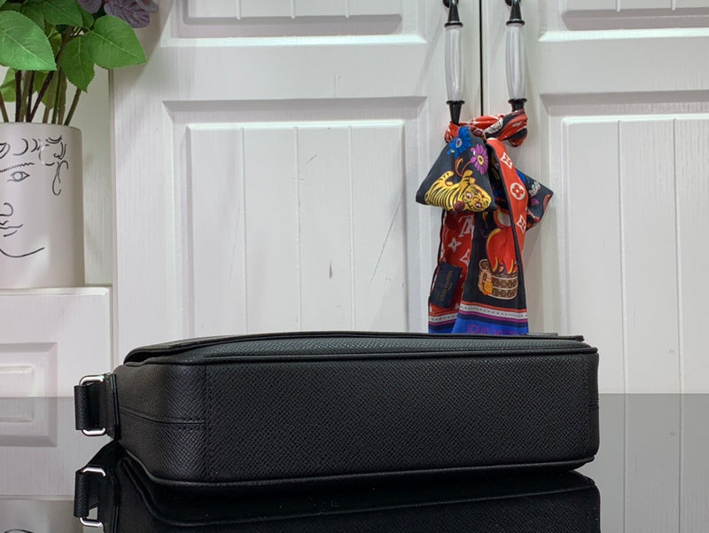 Alice Bags- Louis Vuittons  - 16210