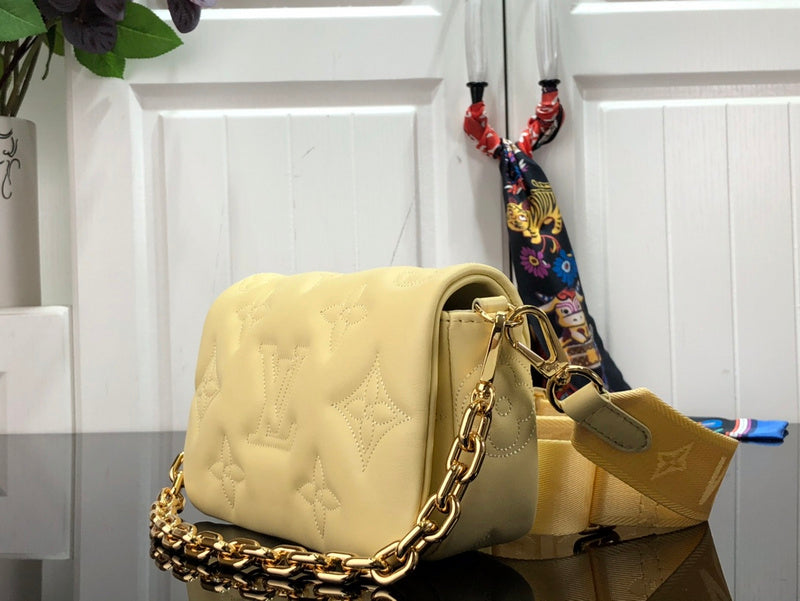 Alice Bags- Louis Vuittons  - 16736