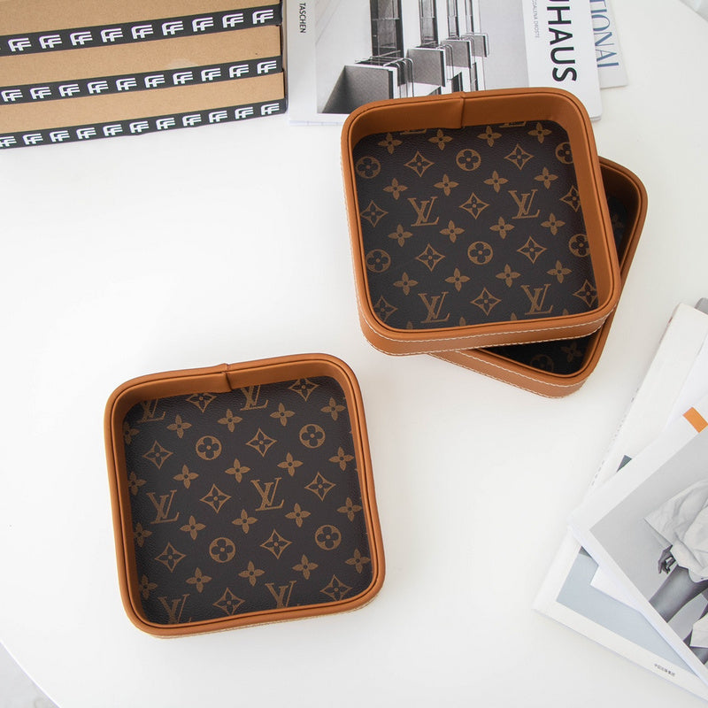 Alice Bags- Louis Vuittons  - 16091