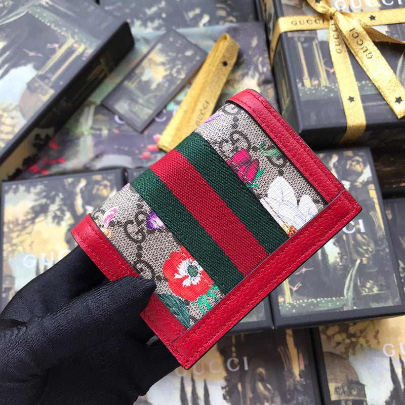 Gucci   Luxury Bags  867