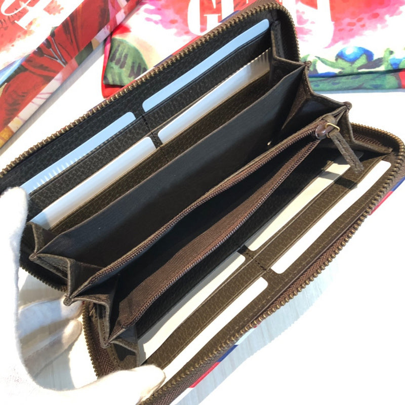 Gucci   Luxury Bags  890