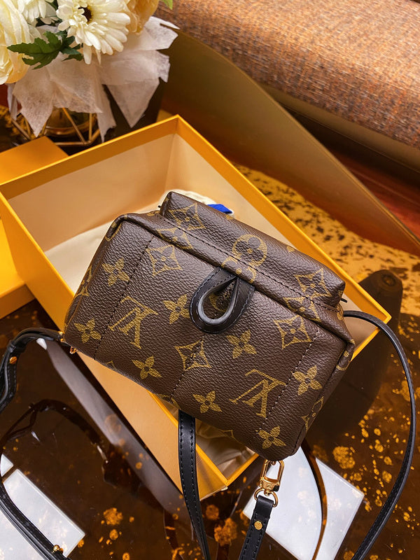 Alice Bags- Louis Vuittons  - 16350