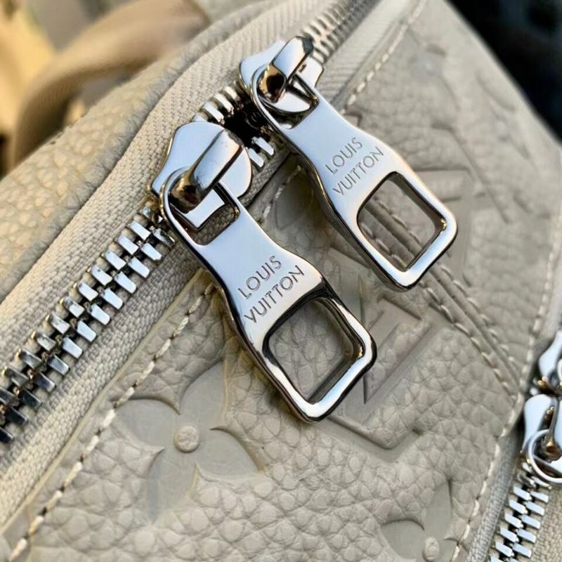 Alice Bags- Louis Vuittons  - 16221
