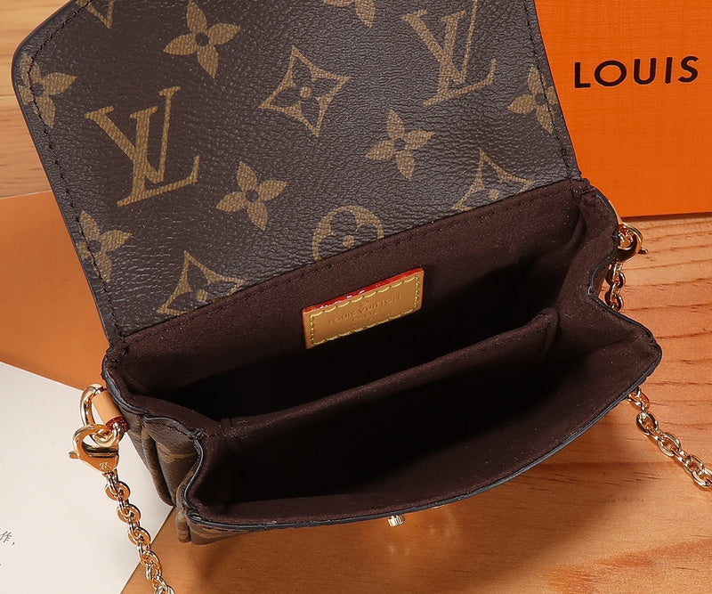 Alice Bags- Louis Vuittons  - 16186