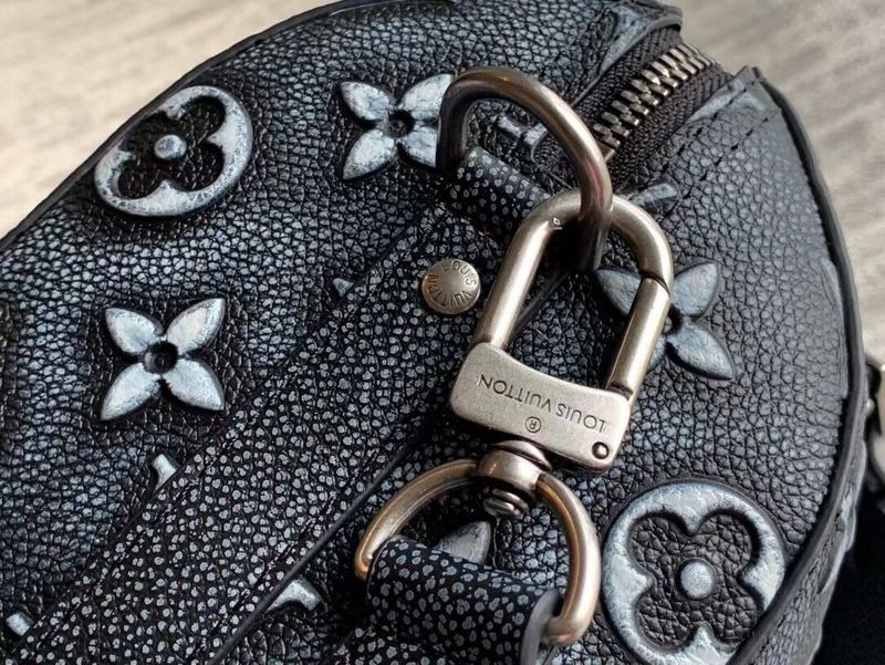 Alice Bags- Louis Vuittons  - 15934