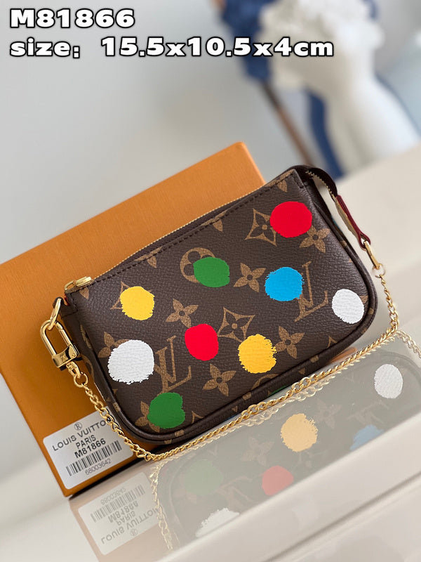 Alice Bags- Louis Vuittons  - 15894