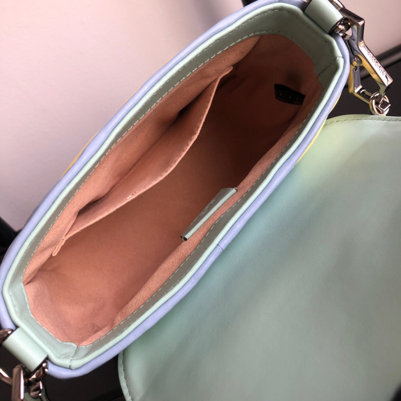 Gucci   Luxury Bags  1104