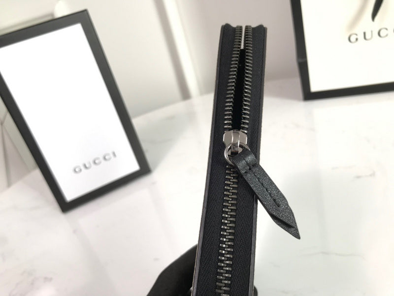 Gucci   Luxury Bags  913