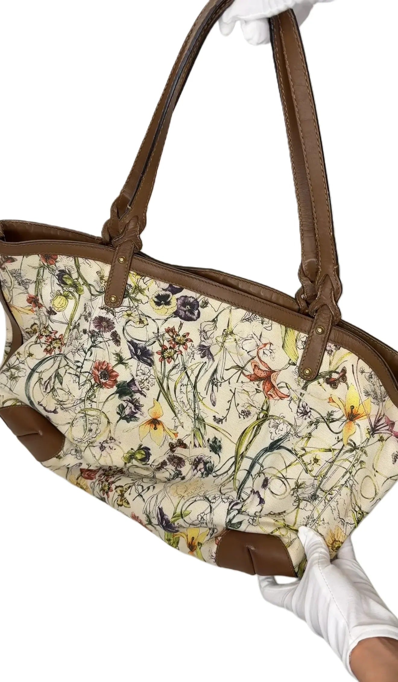 Gucci Leather handbag B21-12