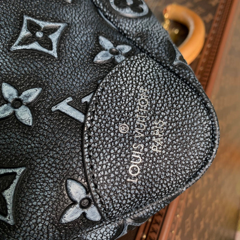 Alice Bags- Louis Vuittons  - 16044
