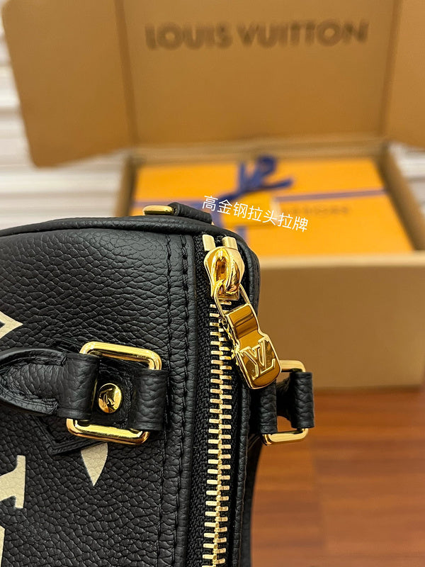 Alice Bags- Louis Vuittons  - 16201