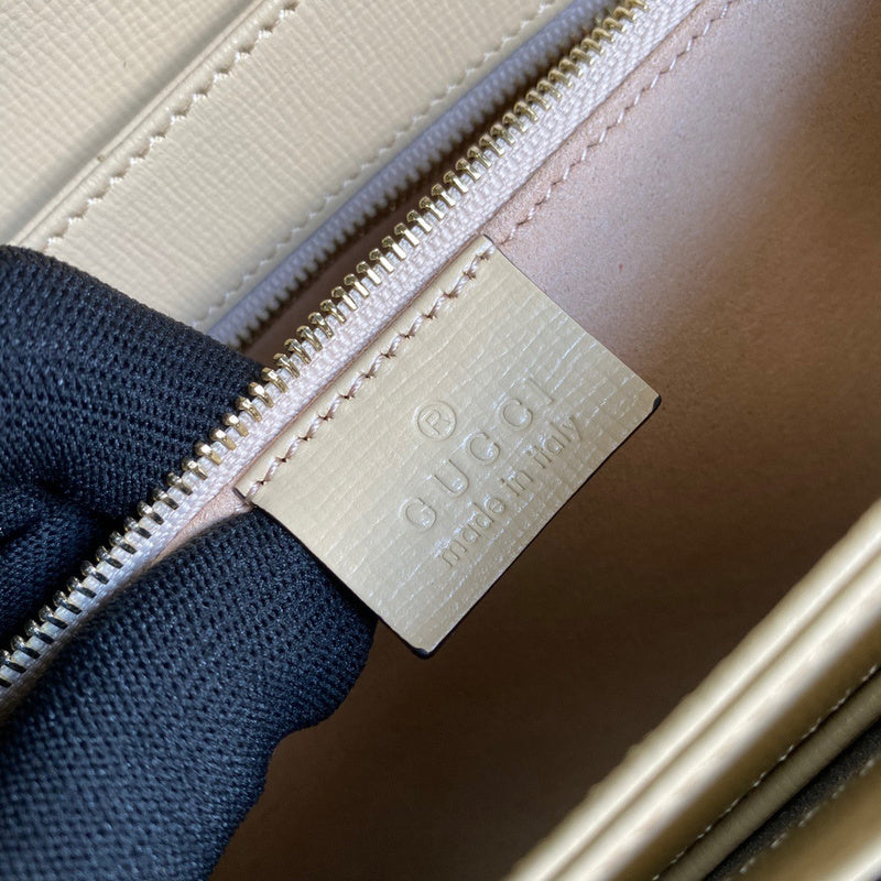 Gucci   Luxury Bags  1083