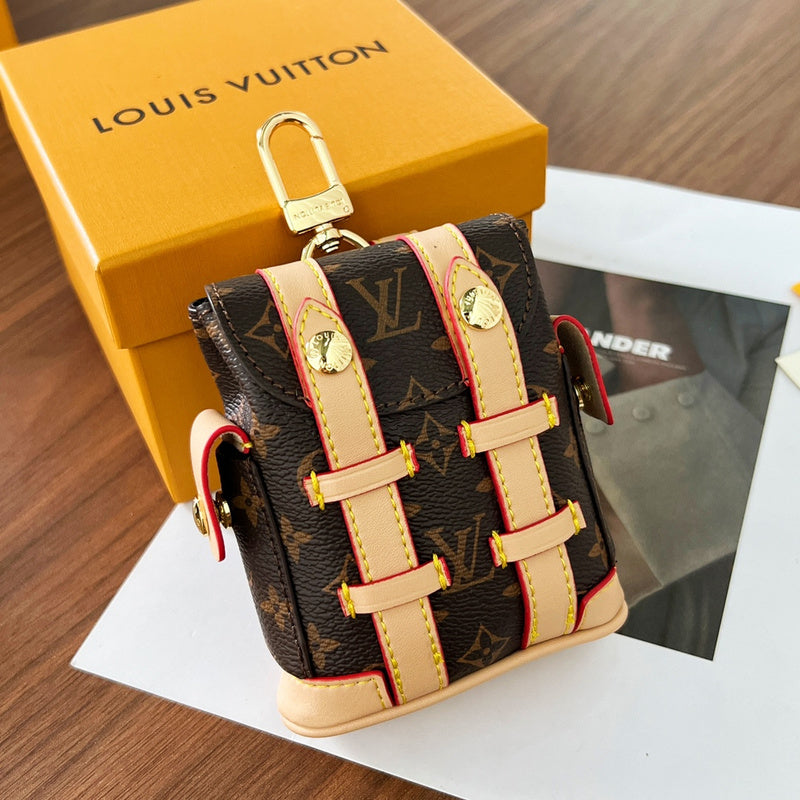 Alice Bags- Louis Vuittons  - 15860