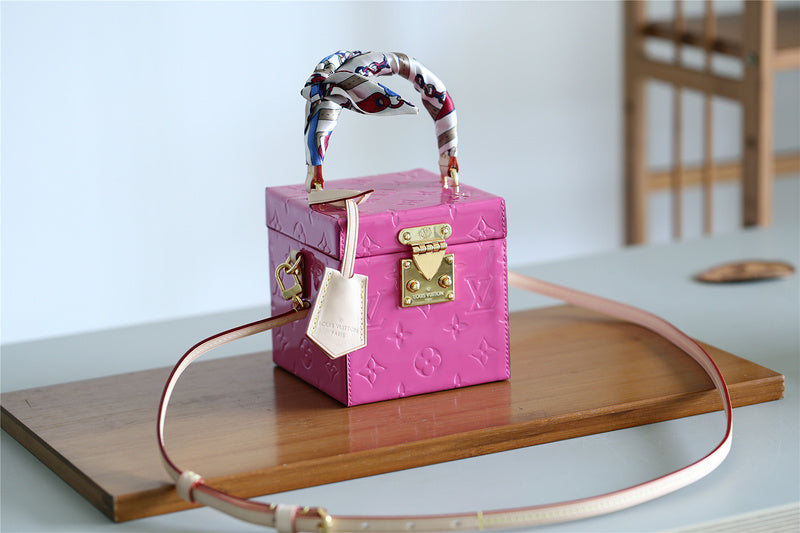 Alice bags - Louis Vuittons  - 9400