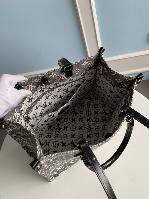 Alice Bags- Louis Vuittons  - 16099