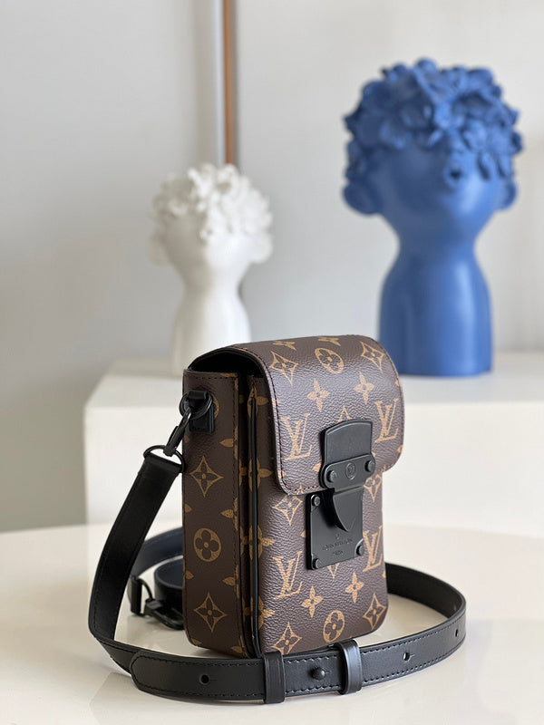 Alice Bags- Louis Vuittons  - 16425