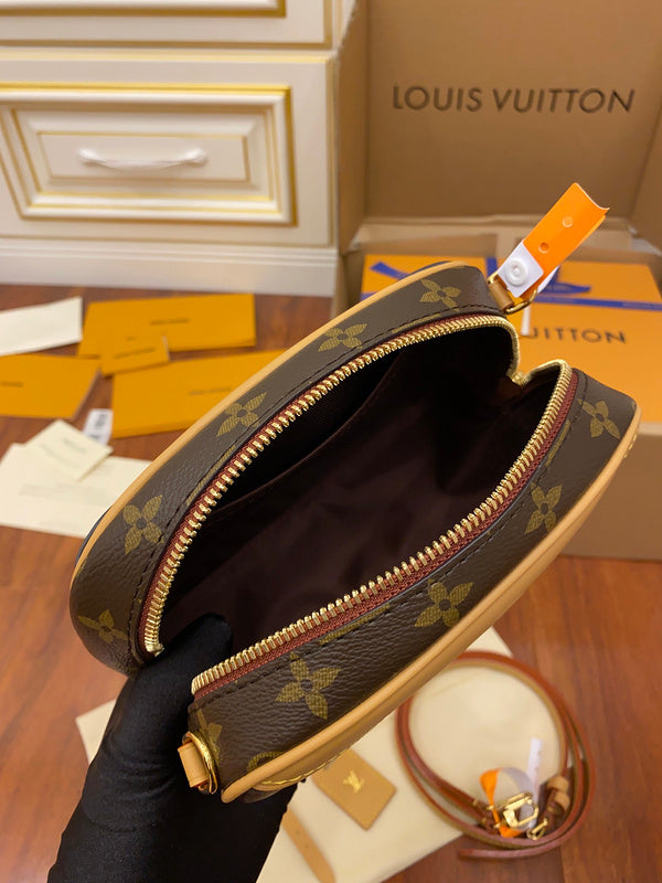 Alice Bags- Louis Vuittons  - 16517